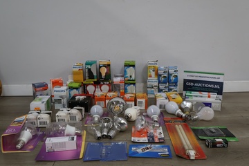Afbeelding van Diverse verlichting en lampen inclusief Philips en Osram