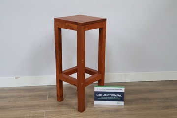Afbeelding van Houten krukje/Bijzettafel