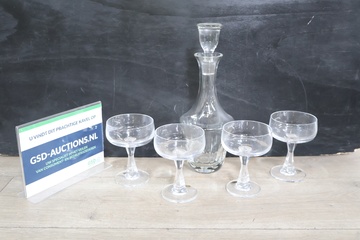 Afbeelding van Kristallen karaf met 4 coupes''