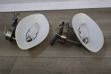 Afbeelding van Set van twee vintage wandlampen in ovale vorm
