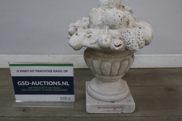 Afbeelding van Decoratieve stenen fruitschaal op voet