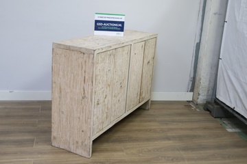 Afbeelding van Houten dressoir met authentieke uitstraling
