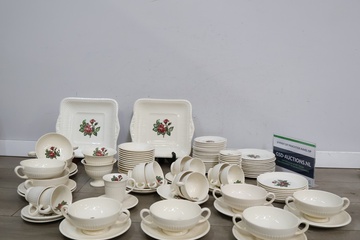 Afbeelding van Groot Wedgwood Moss Rose Servies