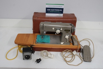 Afbeelding van Pfaff 230 Naaimachine met Houten Onderstuk en Voetpedaal