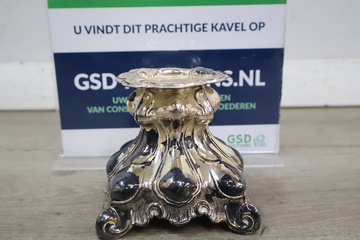 Afbeelding van Brocante zilverkleurige kandelaar'
