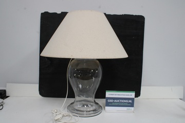 Afbeelding van Lamp met glazen voet en stoffen kap