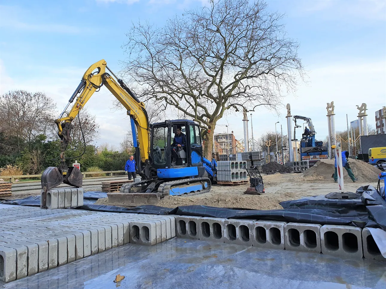 Foto van de aanleg van het plein