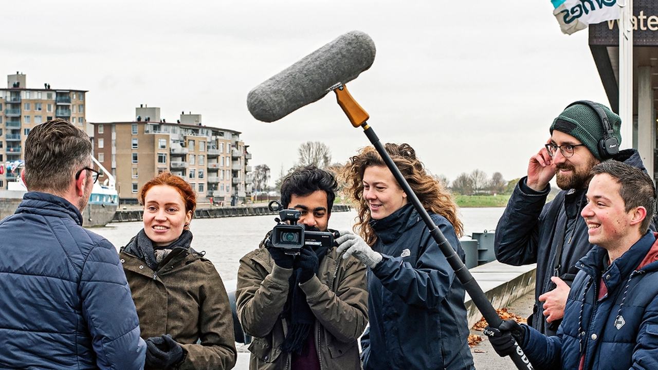 Groepje Masterstudenten River Delta Development op de kade