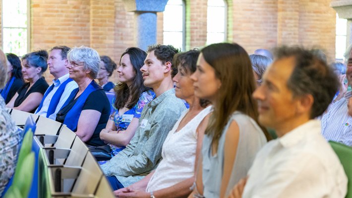 Kapel Velp toehoorders inaugurele rede van Jantsje M. van Loon-Steensma