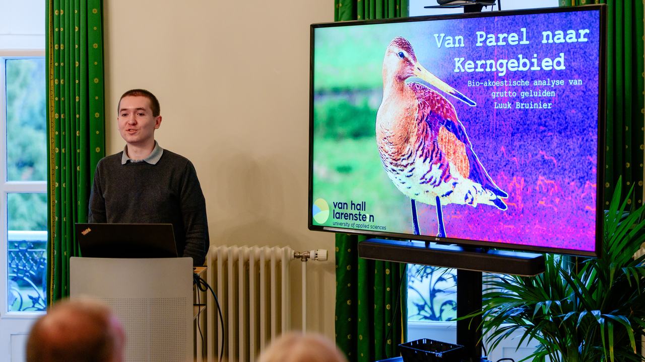 Student Luuk laat met zijn presentatie zien waarom hij de terechte winnaar is