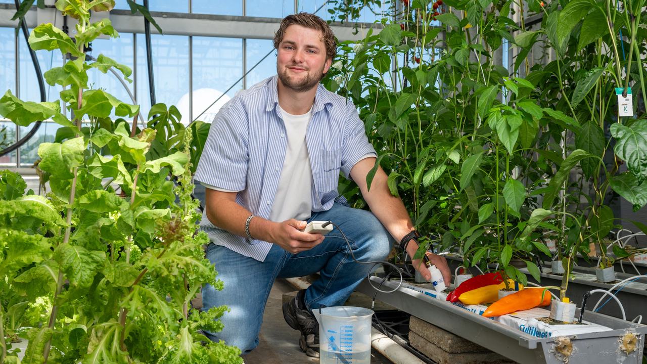student agro & voeidng