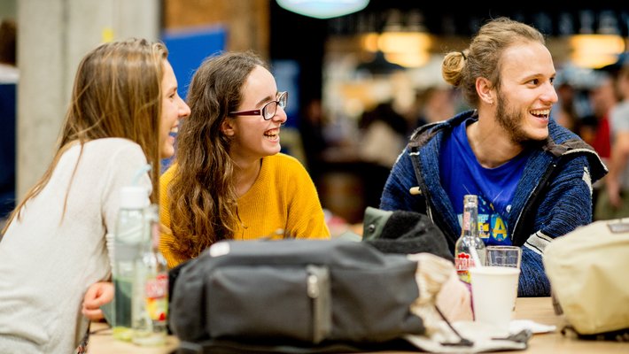 international-students-canteen