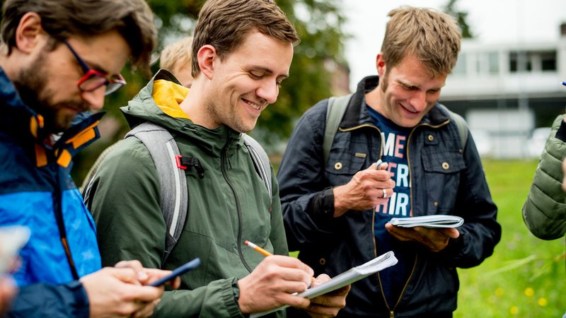 Deeltijd studenten Bos- en Natuurbeheer krijgen buiten les.