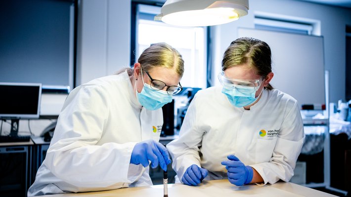 HVHL forensisch laboratorium onderzoek sporen studenten