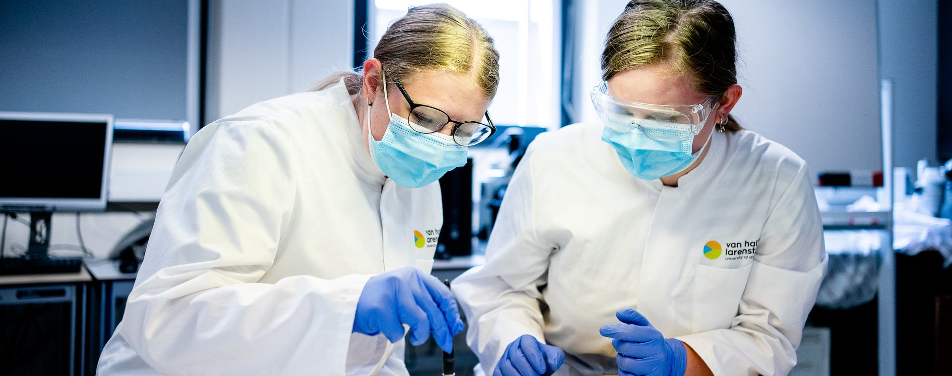HVHL forensisch laboratorium onderzoek sporen studenten