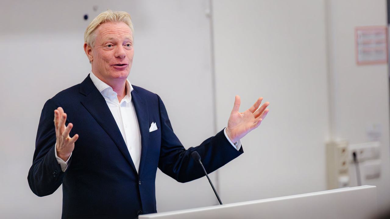 Opening hogeschooljaar Velp Jan van Dellen spreekt