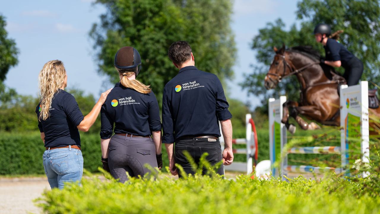 studenten en docenten opleiding hippische sport