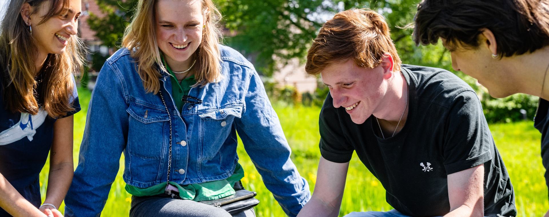 MvdL studenten buiten