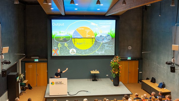 Pieter van der Valk, alumnus HVHL