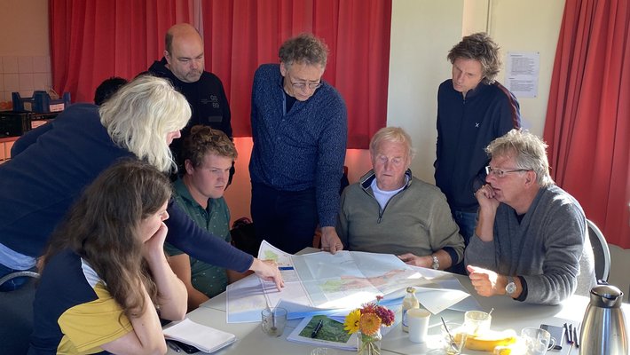 Vergadering met 8 verschillende partijen over polder Terschelling