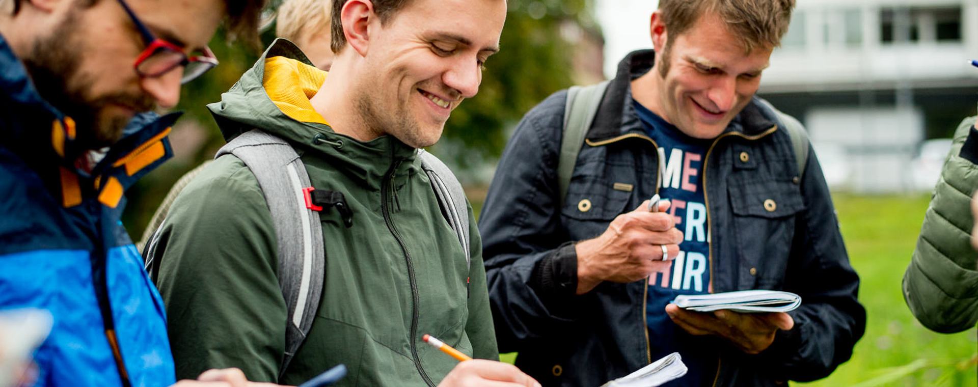 Deeltijd studenten Bos- en Natuurbeheer krijgen buiten les.