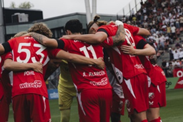 Afbeelding van Gesigneerd en ingelijst FC Utrecht wedstrijdshirt 2026/2027