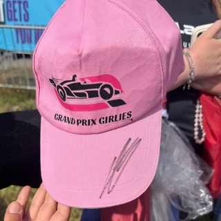 Image of Roze pet gesigneerd door Charles Leclerc