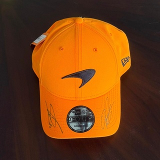 Image of Door Lando Norris en Oscar Piastri gesigneerde McLaren pet