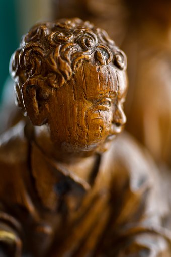 2. Meester van de Stenen Vrouwenkop, Maria met kind (detail met Jezus), Museum Catharijneconvent, foto Marco Sweering