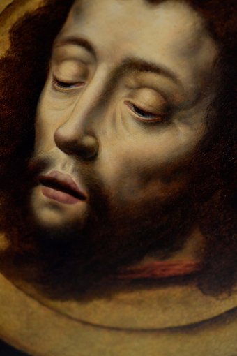 Het hoofd van Johannes de Doper op een schotel, Albrecht Bouts, 1500. Collectie The Phoebus Foundation, foto Marco Sweering