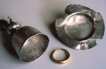 Kelk gevonden in het graf van van bisschop Bernoldhus (1027-1054) in het koor van de St. Pieterskerk in Utrecht. Ca. 1053. Bruikleen van Rijksmuseum Amsterdam. Foto, Ruben de Heer.