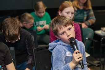 Leerlingen tijdens voorronde Weet wat je zegt 2024 - Foto: Femke Lockefeer