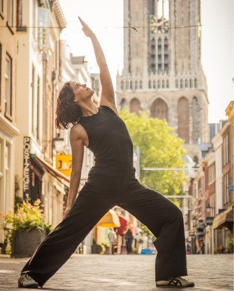 yoga moves fotos website