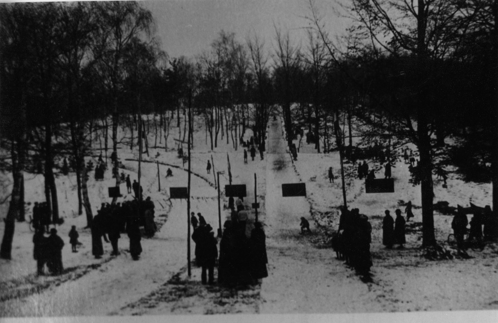Op de Rodelbaan ca 1910