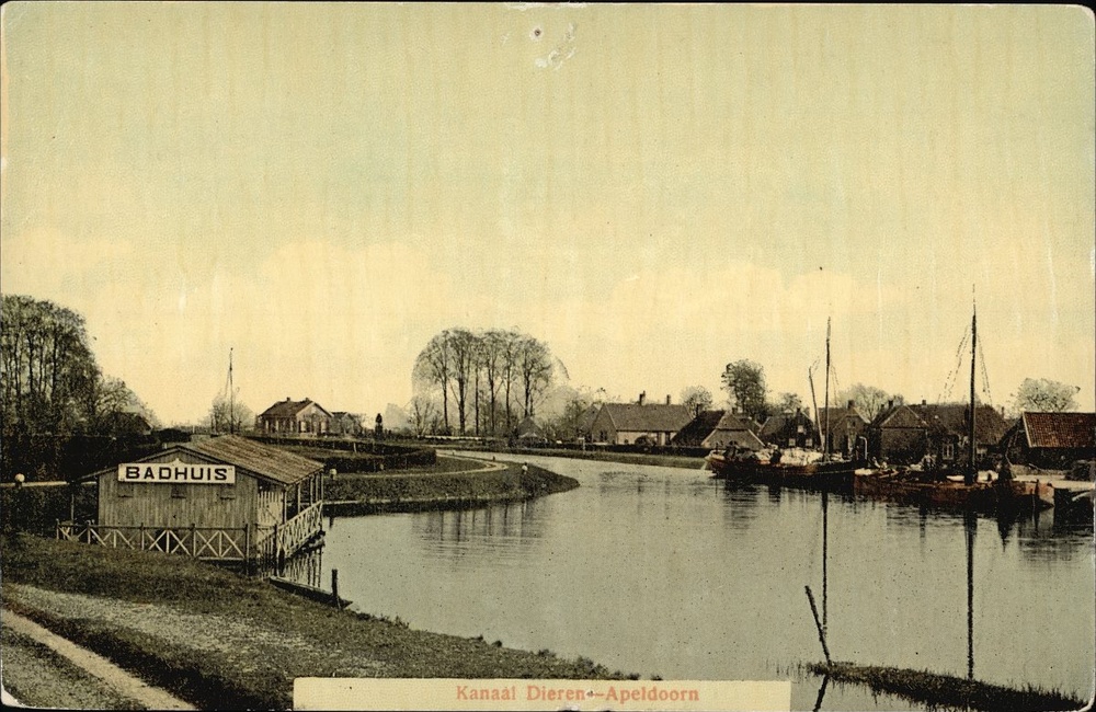 Drijvend badhuis in het kanaal - ca. 1905