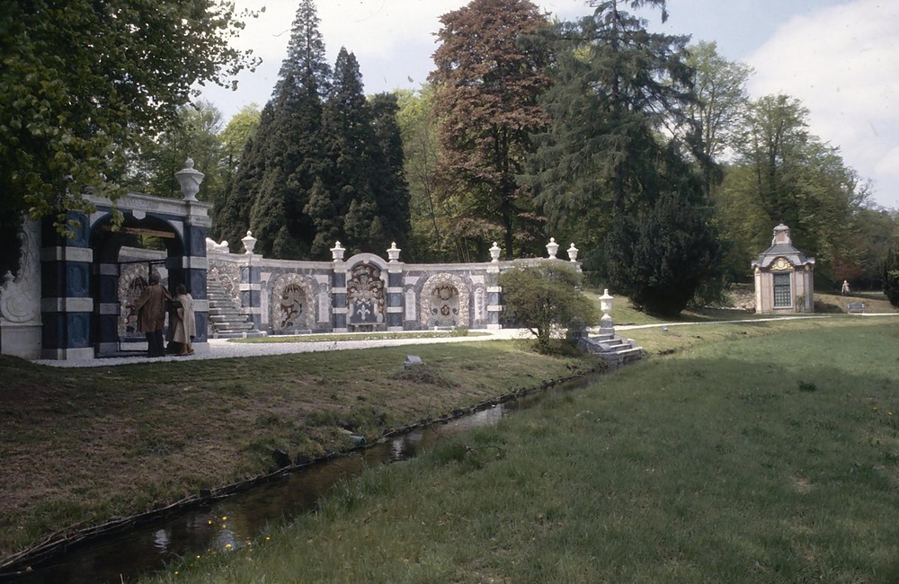 KASTEEL ROZENDAAL: Exterieur OVERZICHT SCHELPENGALERIJ (1978)