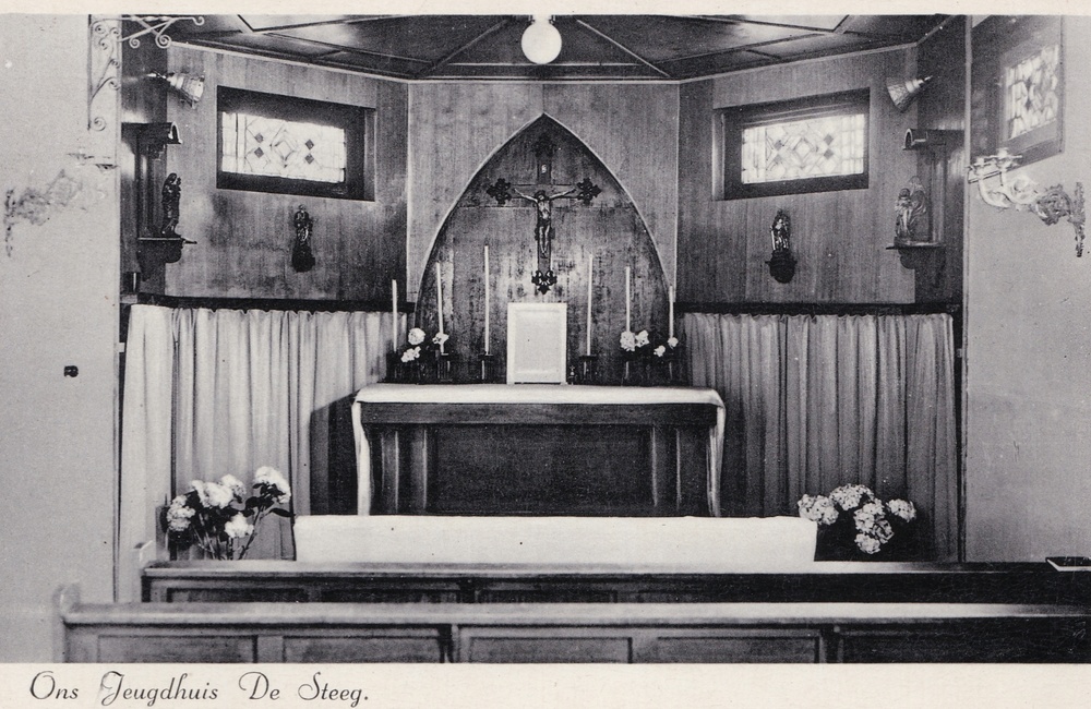 Kapel in het RK Jeugdhuis anno 1912, dat gevestigd was in de oude parochie bij het