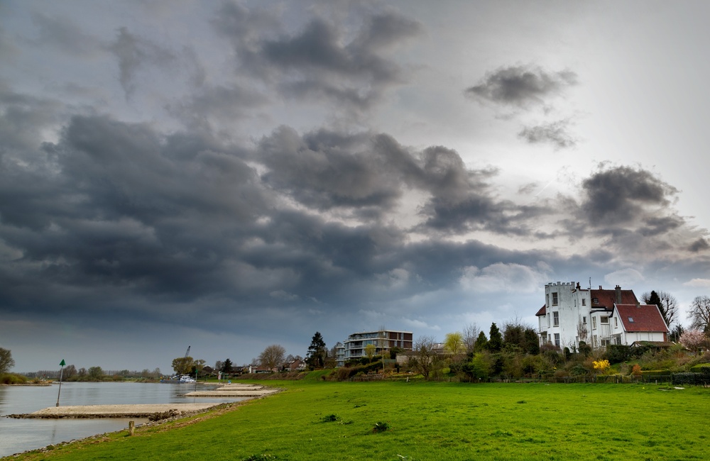 Landhuis gezien vanaf de IJssel - 2016
