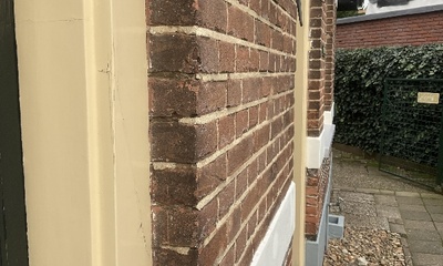 Voegwerk en kozijnen
