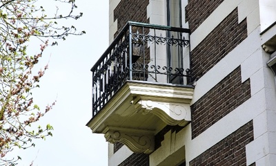 Deel linkergevel villa