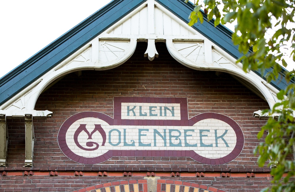 Puntgevel met gedecoreerde dakrand - 2016
