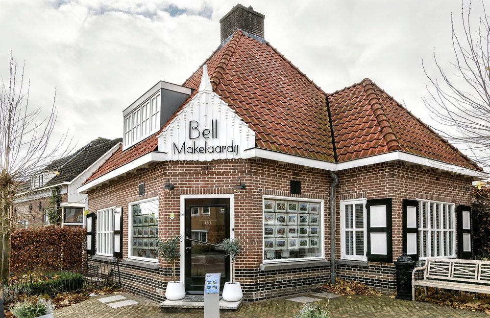 Voor- en rechterzijgevel 2016