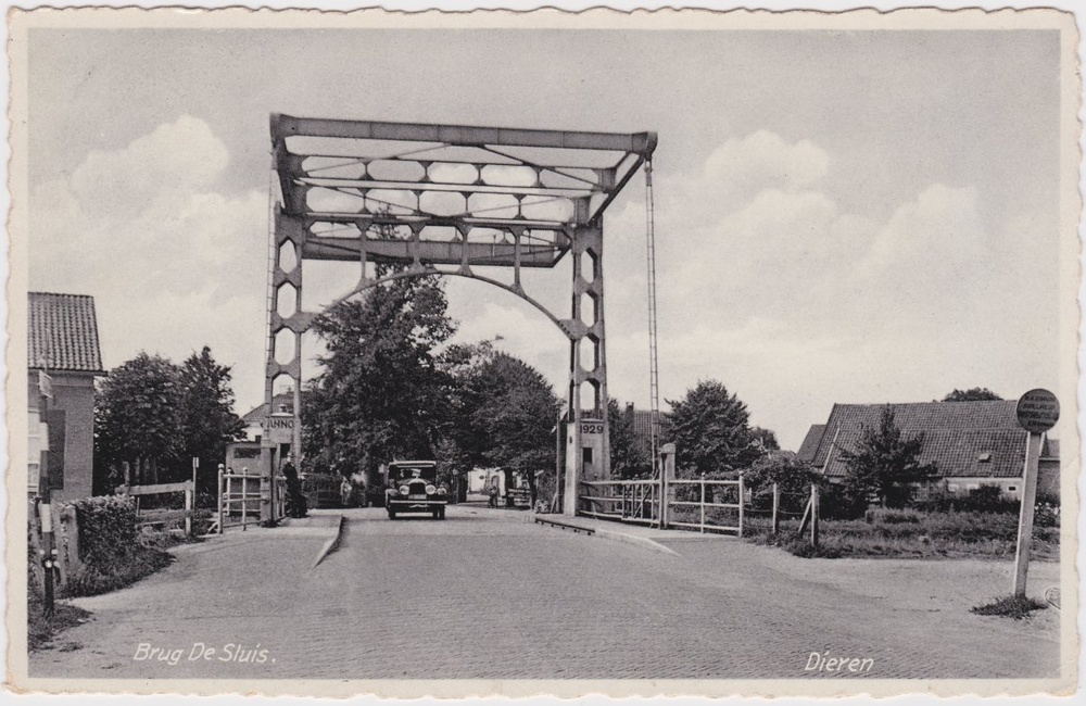 Sluisbrug met zicht op Spankeren