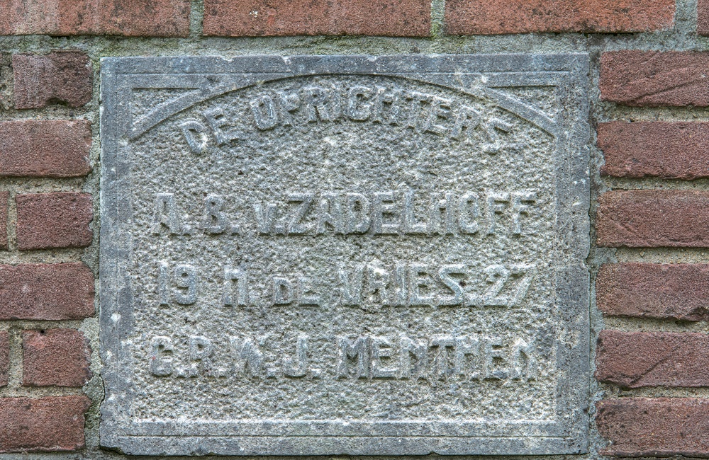 Plaquette opening