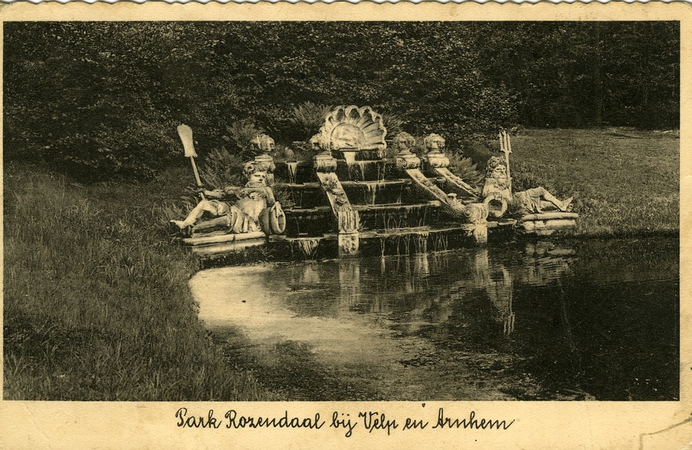 Cascade met riviergoden 1930