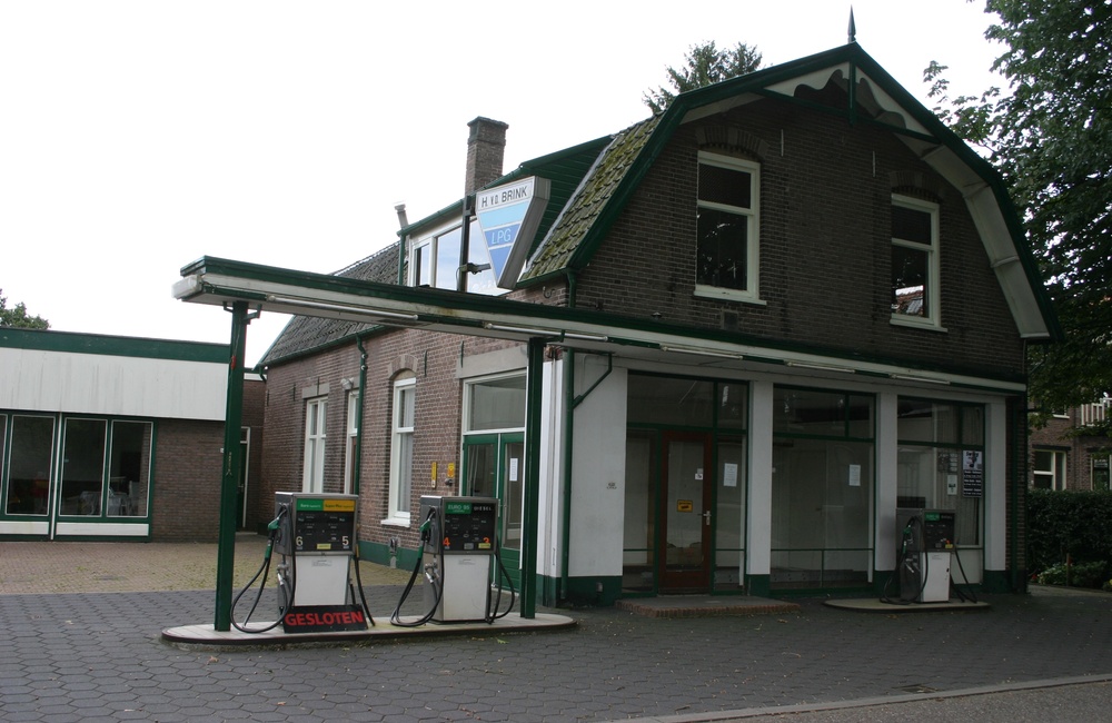 Garage Van den Brink, Harderwijkerweg 54-56