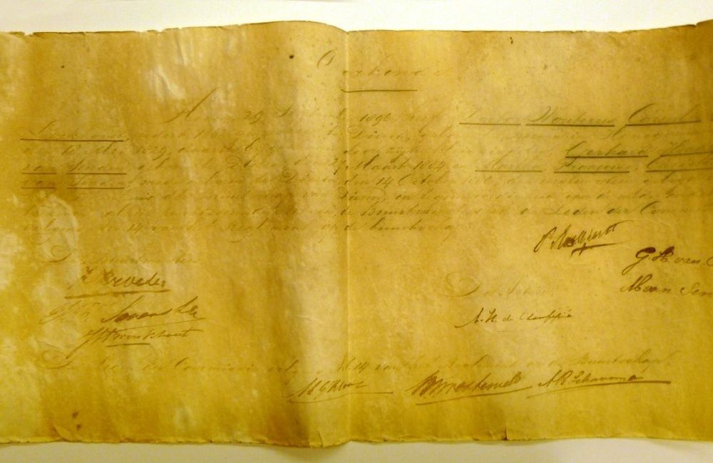 Oorkonde met namen van betrokkenen bij de oprichting van het ziekenhuis - 1896