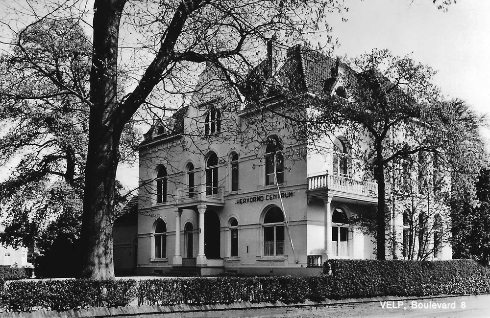 De villa als Hervormd Centrum