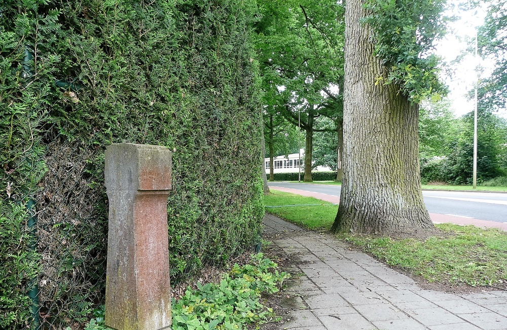 Grenspaal bij de Ringallee - Beukenlaan