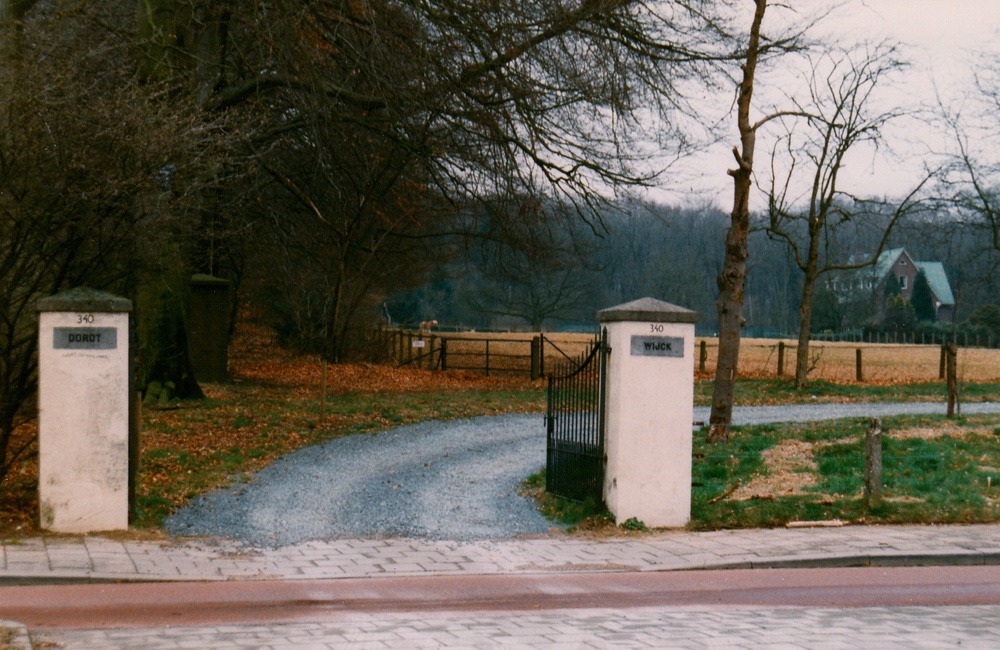 Toegangspoort aan de Arnhemsestraatweg - 2000
